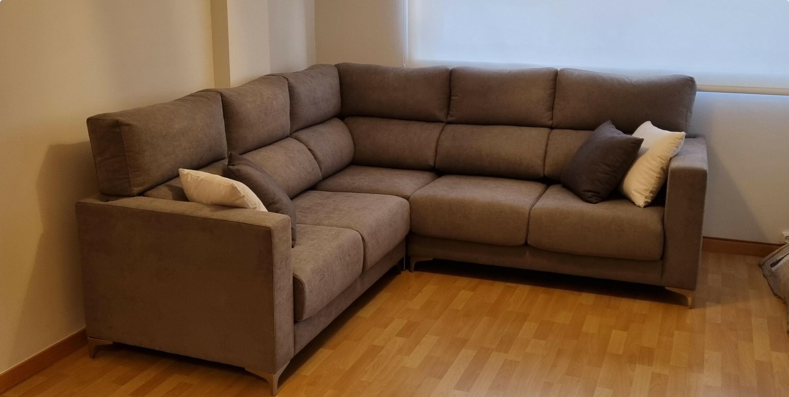 Mejor sofá calidad precio. asiento deslizante, respaldo alto  reclinable,arcón