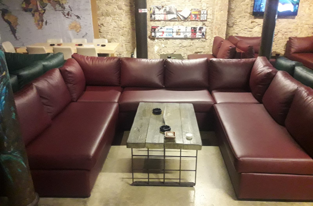 Sofás piel rinconeros en forma de U para local Barcelona - Sofas y Tresillos