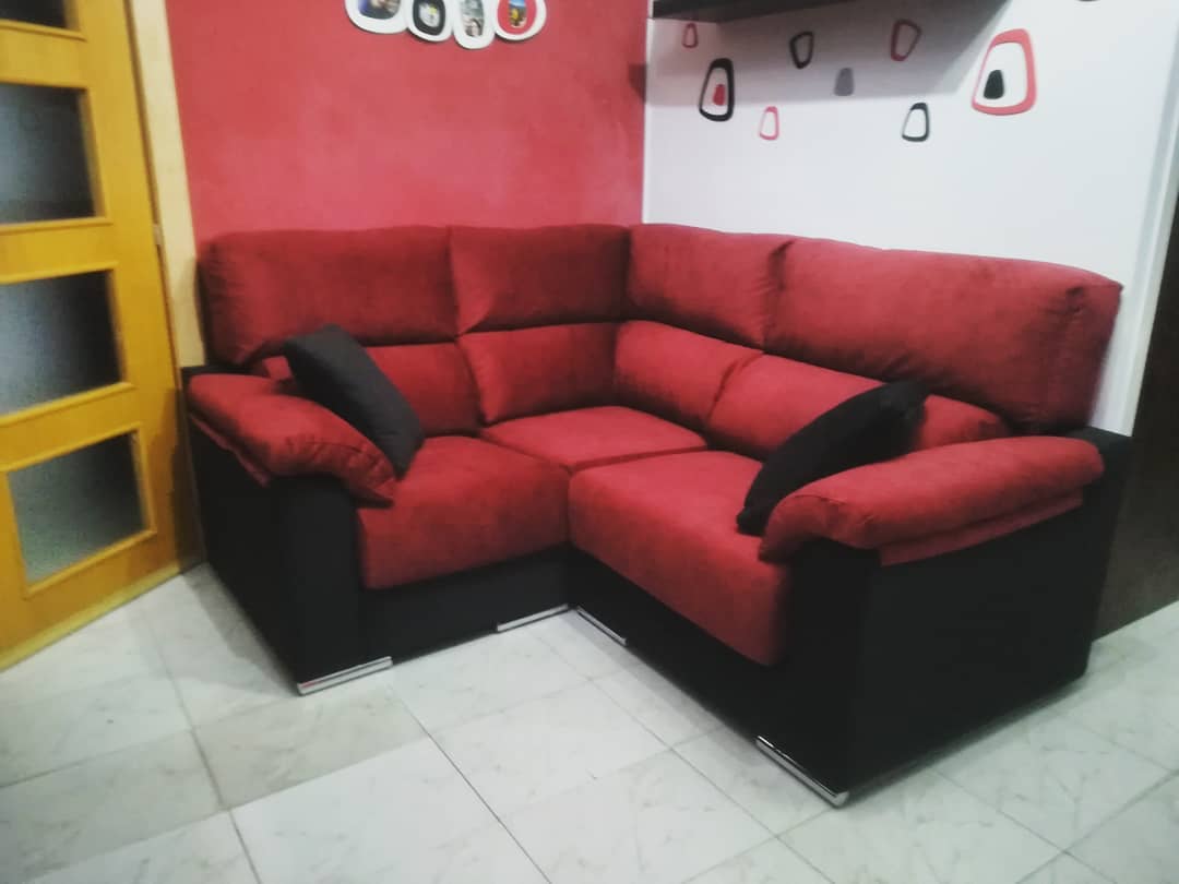 sofa medida rinconero negro y rojo